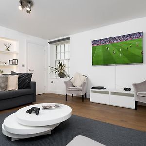 Luxury! 2 Bedroom/ 2 Bath/ Covent Garden